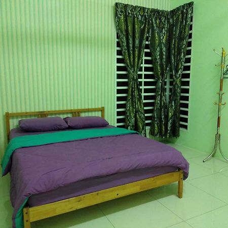 Seri Homestay 293 Sungai Petani Esterno foto