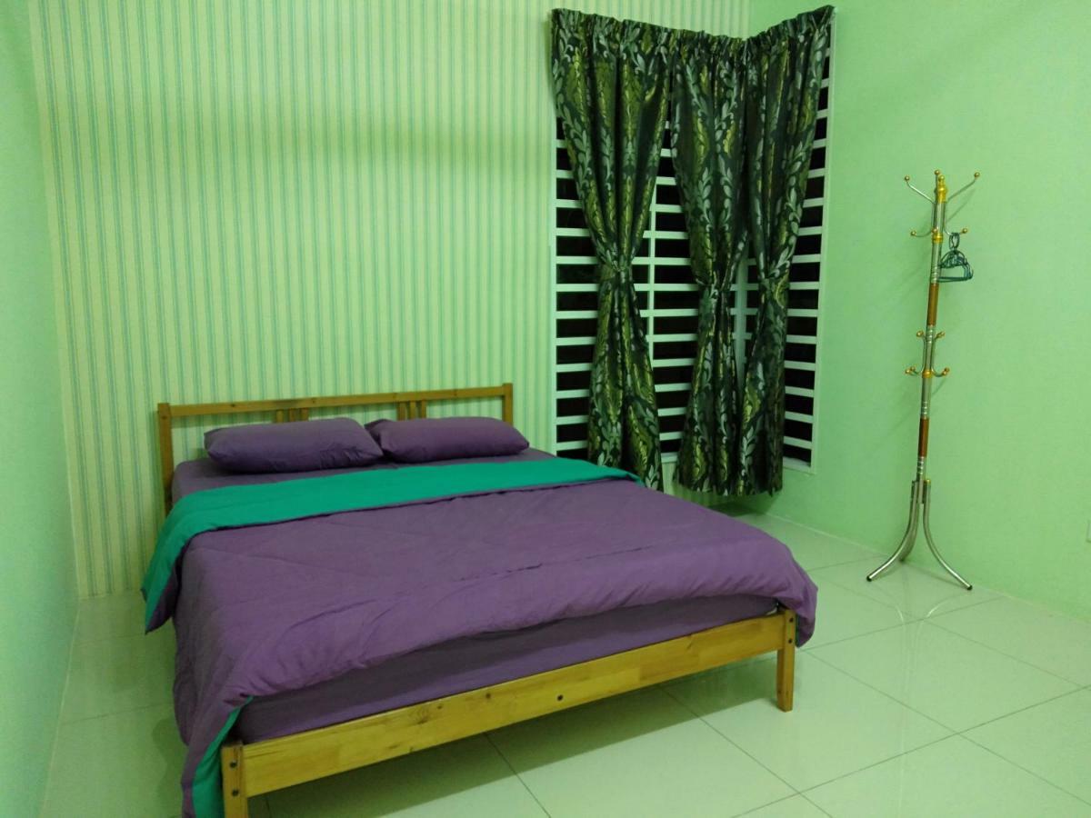 Seri Homestay 293 Sungai Petani Esterno foto