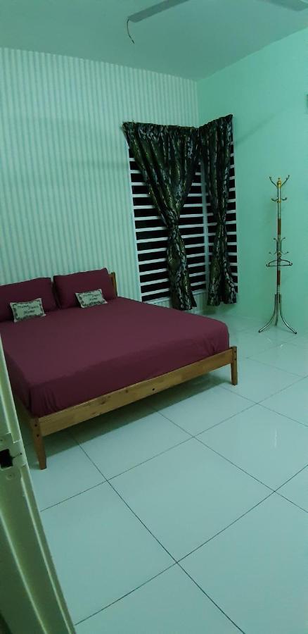 Seri Homestay 293 Sungai Petani Esterno foto